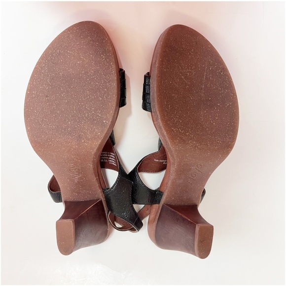 Naya Arnelli Black Leather T-Strap Heel Sandal Size 10 - Picture 9 of 15